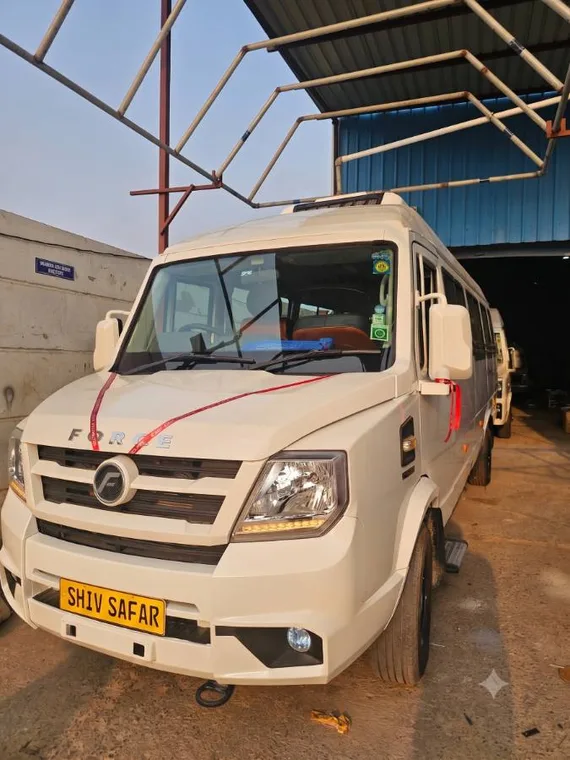 Tempo Traveller 20-Seater photo